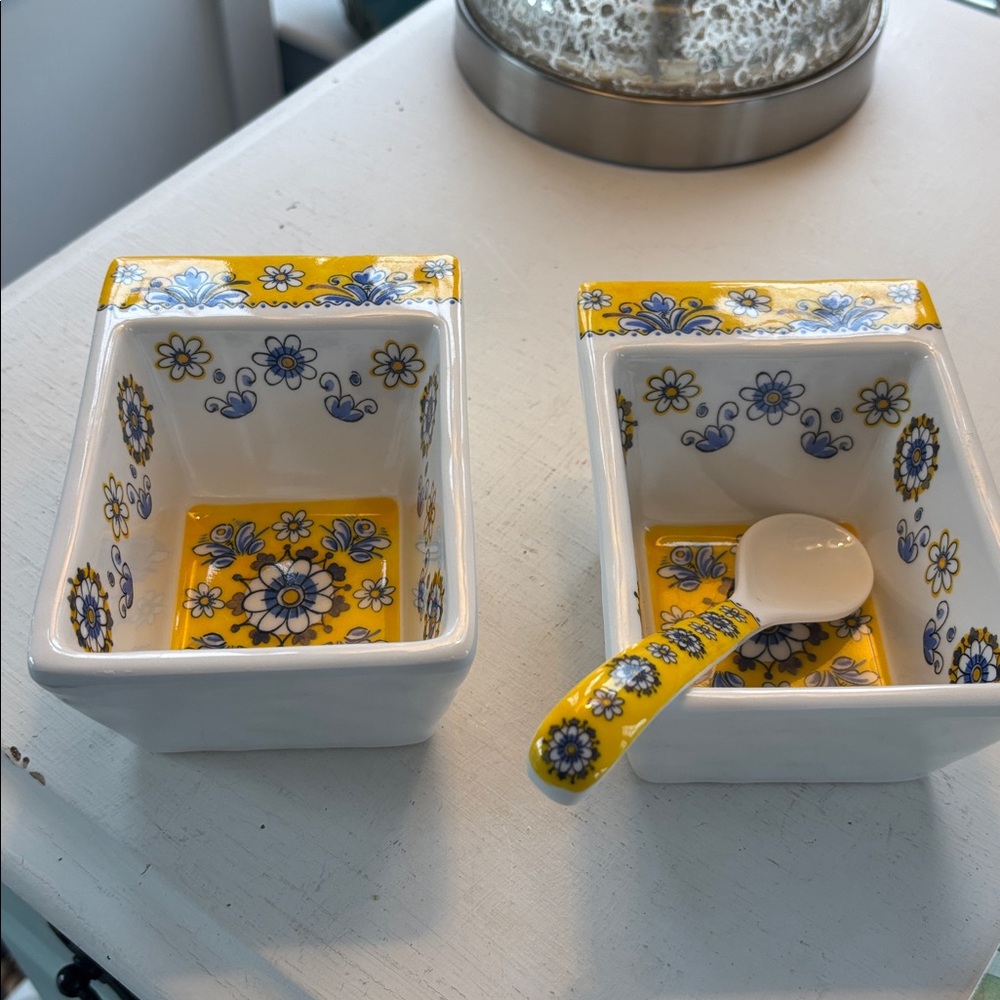 Floral Yellow and Blue Condiment Set - Picture 4 of 6
